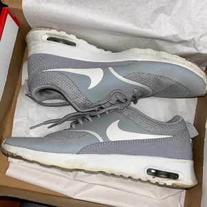 Nike womens airmax Thea